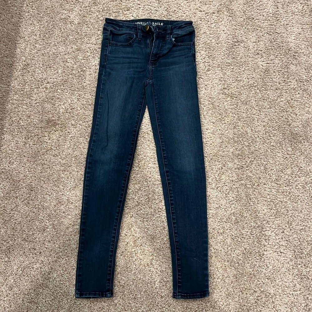 American Eagle super stretch blue skinny jeans. Size: 00